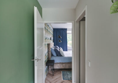 B&B Doremi zicht op slaapkamer vanuit woonkamer